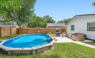 Heated Pool, 5 Min to Busch Gardens 3BR Sleeps 6, Sunlit Pool Haven - 5