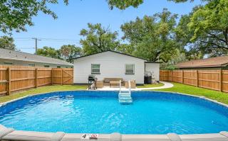 Heated Pool, 5 Min to Busch Gardens 3BR Sleeps 6, Sunlit Pool Haven - 1