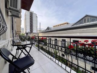 Private-balcony flat near Fountain Square - 1