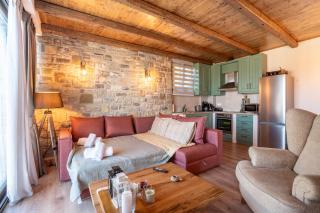 The house in the Cobbled road Suite - 1
