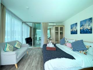 TIME Oceana Kamala One Bedroom Sea and Pool View Apartment - 3