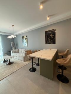 AXXIS Sea Breeze Luxury Apartment - 9