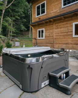 The Grafton Lodge - Secluded Green Mountain Escape - 3