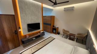 SILVER CLOUD - 1