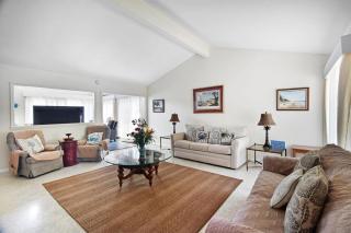 Seaview Cottage - 1