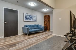 1 Mi to Oakland City University: Modern Apt - 5