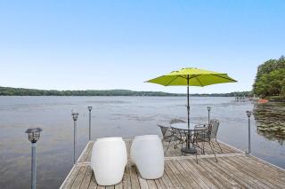 Larose Lakefront Chalet - 9