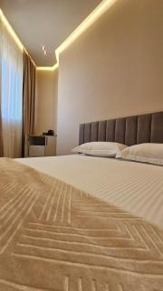 The Center Rooms - 4