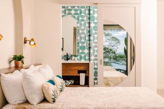 Iguana Surf Boutique Hotel Tamarindo Rooftop Pool & Beachfront Suites - 9