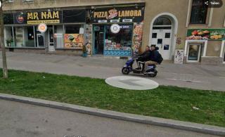 Gutbau com, Whole Apartment 4u, Self-Check-in, Top-Location, Underground & Shops under window, 3-5min Walking to Swimming & footbal Stadion, Wake-up in sunshine - 7