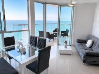 Panoramic Ocean View 34th Floor Rooftop Pool - 6