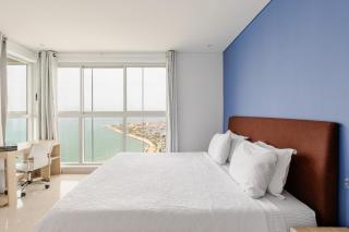 Panoramic Ocean View 34th Floor Rooftop Pool - 1