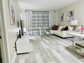 Modern 1BR 2BA Condo 1Block to Aventura Mall - 0