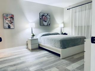 Modern 1BR 2BA Condo 1Block to Aventura Mall - 2