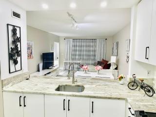 Modern 1BR 2BA Condo 1Block to Aventura Mall - 1