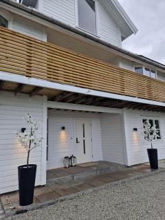 Cozy apartment with bathroom, porch, garden, private entrance - 8
