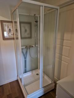Cozy apartment with bathroom, porch, garden, private entrance - 5