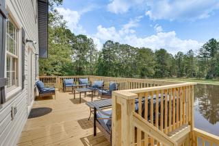 Waterfront Retreat Near Masters | Hot Tub & Sauna - 9