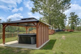 Waterfront Retreat Near Masters | Hot Tub & Sauna - 6