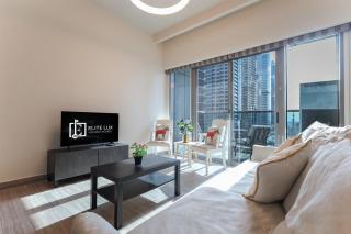 Stunning Lake View 1Bhk Retreat In Dubai - 9