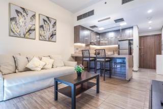 Stunning Lake View 1Bhk Retreat In Dubai - 7