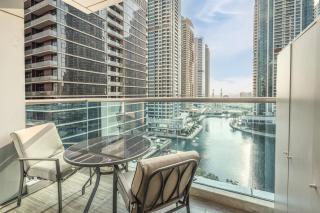 Stunning Lake View 1Bhk Retreat In Dubai - 2