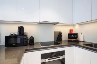 1Br Luxury Oasis In Dubai - 3