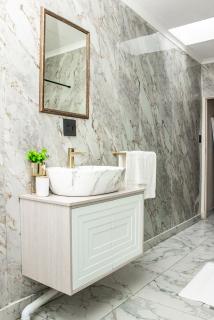 Evaly Holiday Home - 9