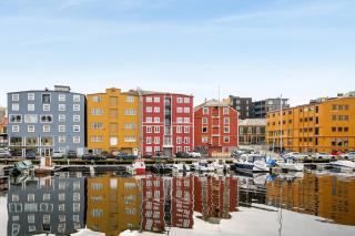 Studio by the canal, 4 beds, city centre - 7