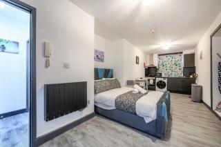 Modern Studio for Professionals in Bradford - 8