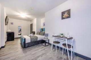 Modern Studio for Professionals in Bradford - 7
