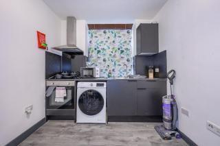 Modern Studio for Professionals in Bradford - 5
