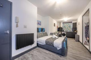 Modern Studio for Professionals in Bradford - 3