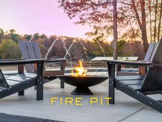Lakefront, Heated Pool, Hot Tub, Game Room! - 3