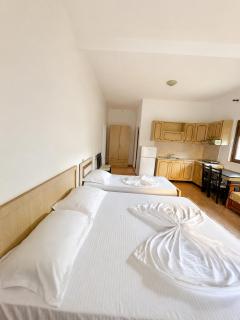 Tale Breeze Apartments - 0