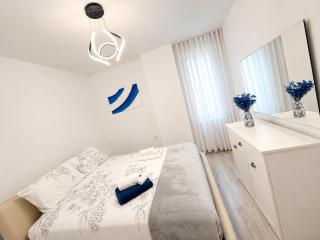 Ami Modern 2BR Apartment - 6