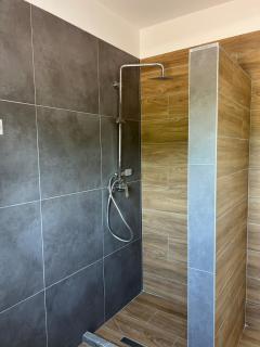 Comfortable 2-Bedroom Home Near Tirana Airport - 6