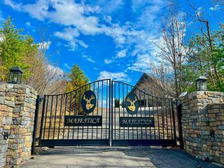 Majestica Epic Views, Pool, Pickleball, Hot Tub, Rock Wall, Arcade Sleeps 28 - 8