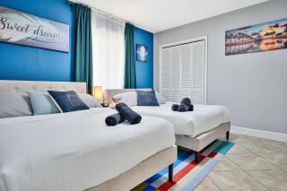 Vacay Spot Happy Escape 15 Min Beach Massage Shower Prime LOC! 6 blocks away from Bars, Nite Clubs, Res, Shops - 2