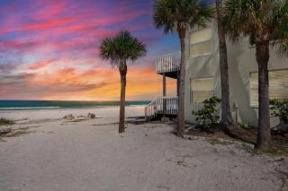 Captain Rons Beach Pad - 0