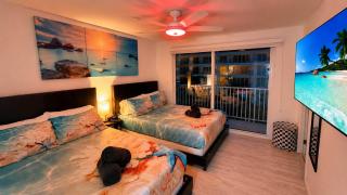 Vacay Spot experience Luna Sky! 65" TV BAR, BBQ, SHOWER massage jets, music, go to FL Keys - 6