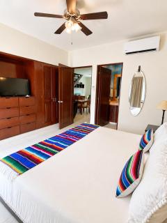 Penthouse 2BD 2BA with Private Rooftop and Plunge Pool - 9