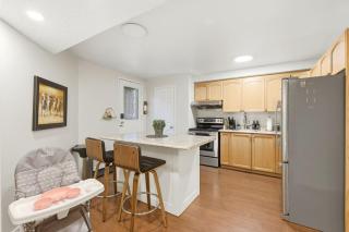 Cozy 1BR, Parking, WiFi and Close to all Amenities - 8