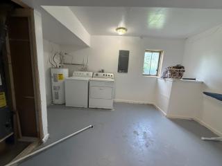 Bright Renovated 4BR 2BA Home With Utilities Included And Near Healthcare Centers - 5