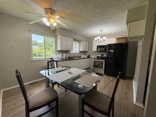 Bright Renovated 4BR 2BA Home With Utilities Included And Near Healthcare Centers - 3