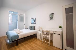 2sic1033 Bright flat near Sagrada Familia - Barcelone - 1