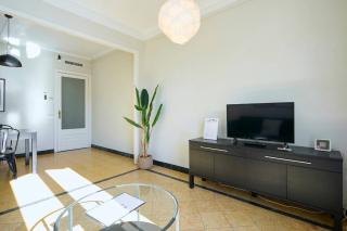 63par1016 Large and bright apartment in Paralel - 2