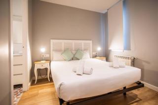 22MAL1074- 2BR and 2BH near sagrada Familia - 3
