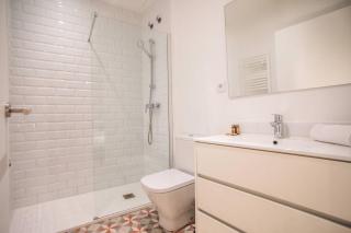 22MAL1074- 2BR and 2BH near sagrada Familia - 1