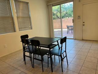 Extended Stay 3 or 4 Beds Cozy Smart Home Living - 3